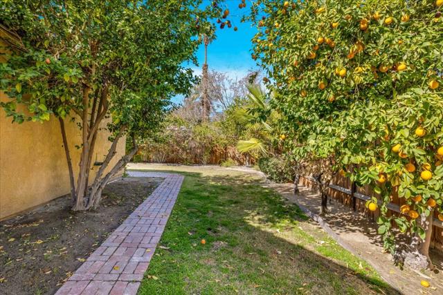 36429 Las Begonias, Cathedral City CA: https://media.crmls.org/mediaz/d20f0404-6942-4d36-8457-e8bef5721f40.jpg