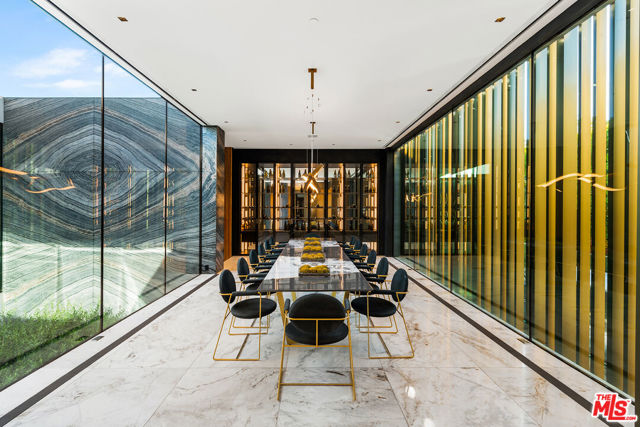 1108 Wallace, Beverly Hills CA: https://media.crmls.org/mediaz/d20f0e34-84a6-4d54-94fb-74e701afdd6a.jpg