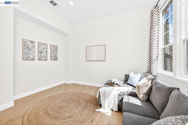 3651 Branding Iron Pl, Dublin CA: https://media.crmls.org/mediaz/d20f297e-e1cf-4164-81df-5ae2b38b6cc7.jpg