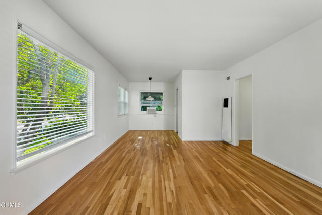 Detail Gallery Image 2 of 20 For 1545 1/2 Riverside Dr, Glendale,  CA 91201 - 2 Beds | 1 Baths