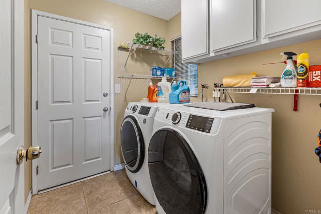 10065 Canyonview Court, Spring Valley CA: https://media.crmls.org/mediaz/d20ff16e-9d11-43f0-a1e6-30359624bb12.jpg