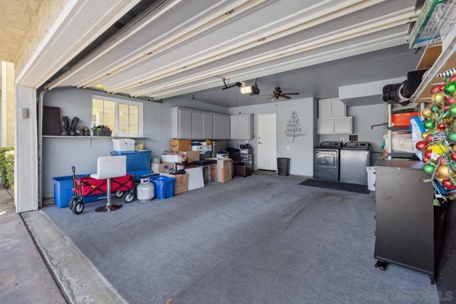 10160 Palm Glen Dr, Santee CA: https://media.crmls.org/mediaz/d210349f-a21d-4347-93e4-cbcb7258d75d.jpg