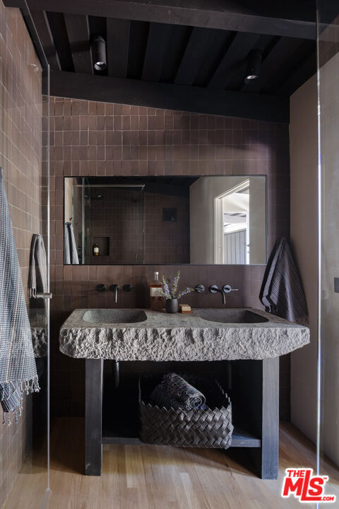 Image 12 of 34 For 6009 Bonsall Drive