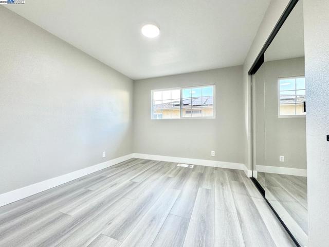 20595 Center St, Castro Valley CA: https://media.crmls.org/mediaz/d2116a63-f75b-4acc-bc20-92b38fe156c9.jpg