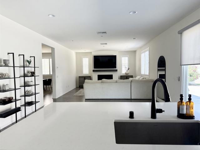 34164 Anise Drive, Murrieta CA: https://media.crmls.org/mediaz/d211f9a3-63de-4a0c-84cf-e1f1654702e9.jpg