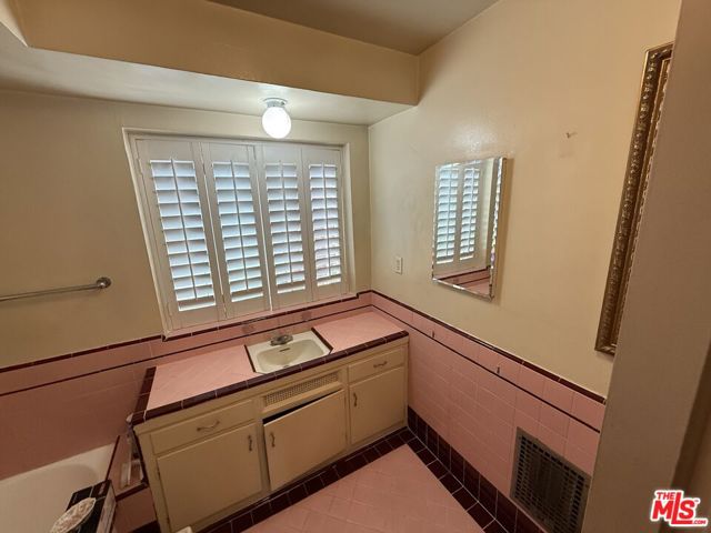 3731 Olmsted Avenue, Los Angeles CA: https://media.crmls.org/mediaz/d2122218-1eaf-4a57-90ad-ed58d3441885.jpg