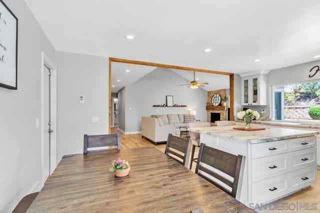 13533 Mora Cir, Poway CA: https://media.crmls.org/mediaz/d212705b-2e80-4763-b32f-bb24deb7ce2d.jpg