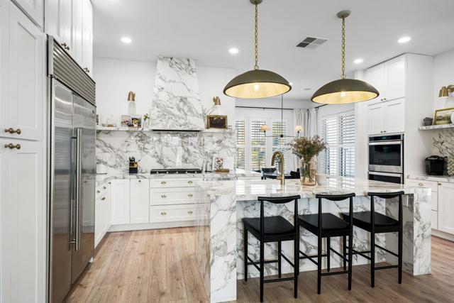 33 Calle La Reina, Rancho Mirage CA: https://media.crmls.org/mediaz/d212d792-bda9-4228-ad62-6f5653a659ee.jpg