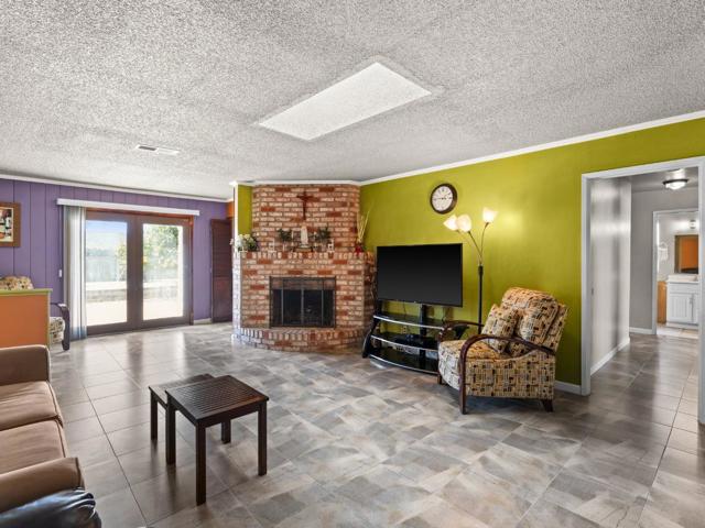 18625 Northridge Drive, Salinas CA: https://media.crmls.org/mediaz/d2138f58-db1f-4302-af43-899fbc5a68f1.jpg