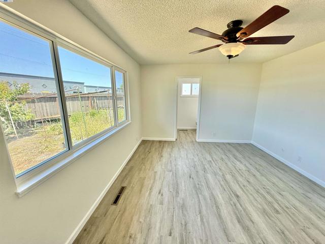 809 Coburn Ct, San Leandro CA: https://media.crmls.org/mediaz/d213cef3-c40f-43ae-9619-71aa5fa854b0.jpg