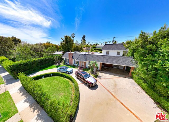 525 Rexford Drive, Beverly Hills, California 90210, 6 Bedrooms Bedrooms, ,3 BathroomsBathrooms,Single Family Residence,For Sale,Rexford,24404217