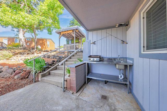 12340 Lakeshore Drive, Clearlake CA: https://media.crmls.org/mediaz/d21483cc-b59e-484f-a401-d45ff8421361.jpg