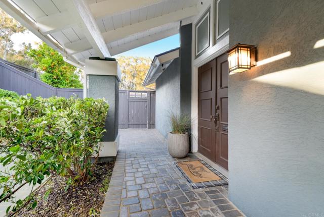 Detail Gallery Image 2 of 30 For 9947 Mesa Madera Dr, San Diego,  CA 92131 - 4 Beds | 3 Baths