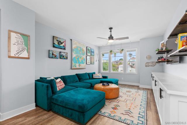 4719 Crespi Ct, Carlsbad CA: https://media.crmls.org/mediaz/d2155ba1-ab4d-470d-942a-66dae9c55040.jpg