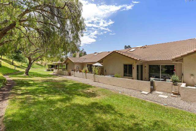 17909 Avenida Alozdra, San Diego CA: https://media.crmls.org/mediaz/d215a577-0185-4cc4-9461-2a16058a1025.jpg