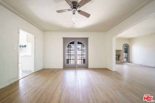 4804 La Canada Boulevard, La Canada Flintridge CA: https://media.crmls.org/mediaz/d215aab3-639b-4f74-9a12-a6e28ab69424.jpg