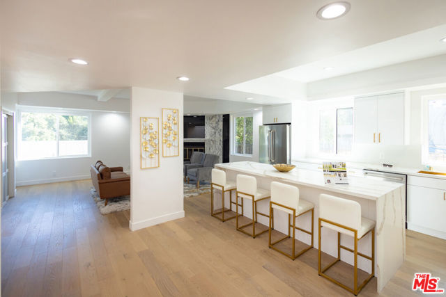 21329 Mulholland Drive, Woodland Hills CA: https://media.crmls.org/mediaz/d215e989-b6a1-421b-8c86-e1cc34a79d4a.jpg