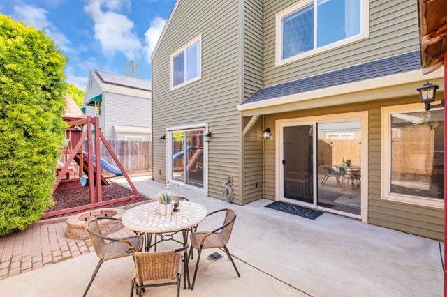 1647 Schooner Court, Santa Cruz CA: https://media.crmls.org/mediaz/d2163321-1312-4b0a-a272-d25eccd7c98a.jpg