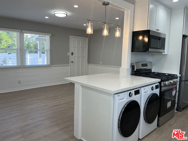 15227 Valleyheart Drive, Sherman Oaks CA: https://media.crmls.org/mediaz/d21689ae-ce20-4d6b-8c77-adfd6260f996.jpg