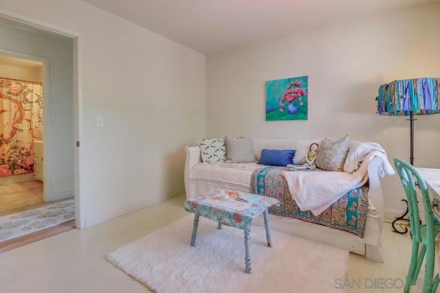 255 Highline Trl, El Cajon CA: https://media.crmls.org/mediaz/d216ed35-876d-481a-9f4e-617af288479e.jpg