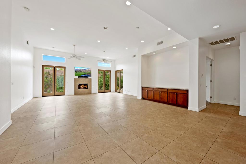 MLS #219139886DA image #3