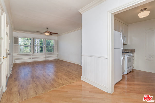 5303 Cahuenga Boulevard, C photo 7