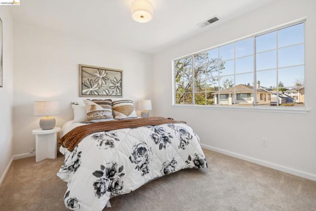 2004 Fries Ct, Martinez CA: https://media.crmls.org/mediaz/d217c4dc-b9f9-489b-af65-3aa2594aeee5.jpg