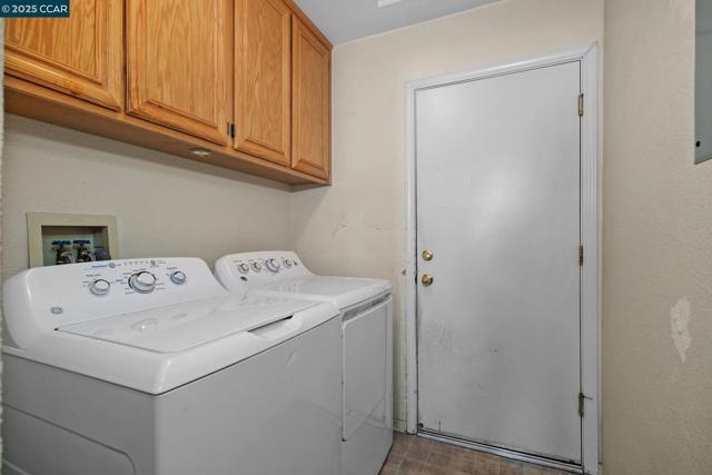 109 Greenmeadow Cir, Pittsburg CA: https://media.crmls.org/mediaz/d21855d4-876e-44ce-b8dc-0535d110b1b0.jpg