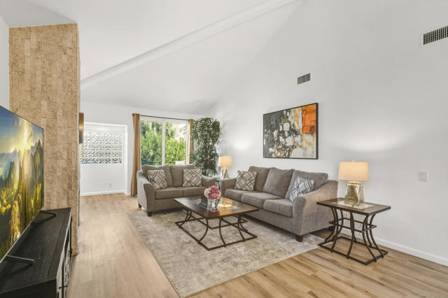 110 Celano Circle, Palm Desert CA: https://media.crmls.org/mediaz/d2186d96-03c0-4d6a-85d4-b6161e47c6c6.jpg