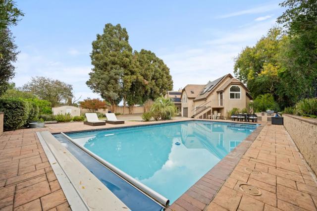6607 Arlington Drive, Pleasanton CA: https://media.crmls.org/mediaz/d2190c2f-5715-4656-a6ee-3853d1785900.jpg