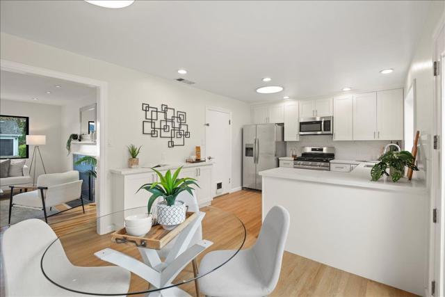 1059 Nilda Avenue, Mountain View CA: https://media.crmls.org/mediaz/d2199381-d9bd-4a8d-851f-283b1e9e7556.jpg