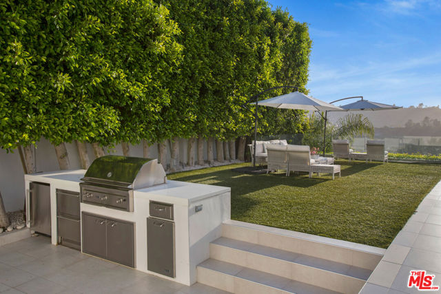 2791 Ellison Drive, Beverly Hills CA: https://media.crmls.org/mediaz/d219f147-1e52-47fb-8d91-328e7e0df37c.jpg