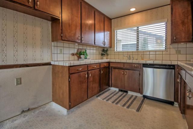 141 Joes Lane, Hollister CA: https://media.crmls.org/mediaz/d21a8857-5581-4798-9c91-748d9412f805.jpg