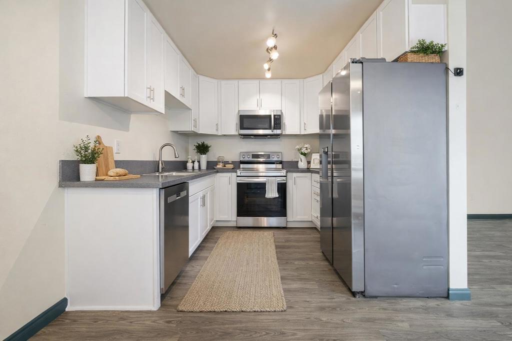 1811 Grand Ave - photo 3