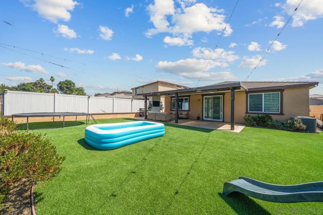28315 Farm Creek Way, Valley Center CA: https://media.crmls.org/mediaz/d21c6b4f-97e3-4ebb-9ab2-48051f57bc45.jpg