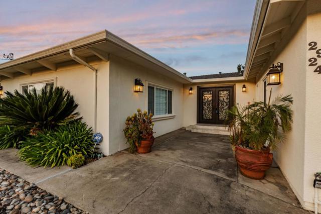 2924 Vivian Lane, San Jose CA: https://media.crmls.org/mediaz/d21ce4cb-1b16-49fe-8803-fb2ab4bb9282.jpg