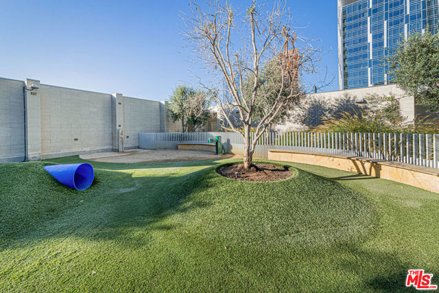 877 Francisco Street, Los Angeles CA: https://media.crmls.org/mediaz/d21da3ea-20b1-4d6e-8c3b-563f525bb6d6.jpg