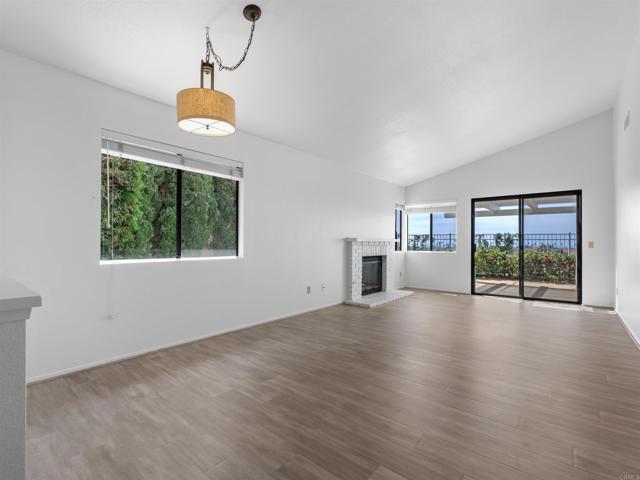 Detail Gallery Image 7 of 38 For 6923 Whitecap, Carlsbad,  CA 92011 - 3 Beds | 2 Baths