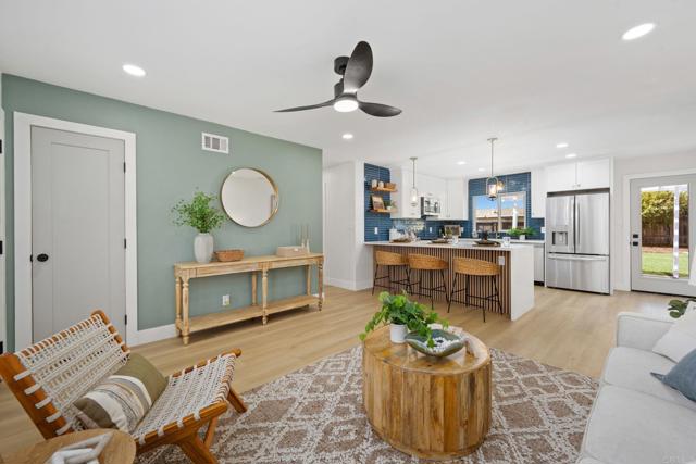 4824 Siesta Drive, Oceanside CA: https://media.crmls.org/mediaz/d21f1549-f6b5-4b05-85ae-49706c1973fc.jpg