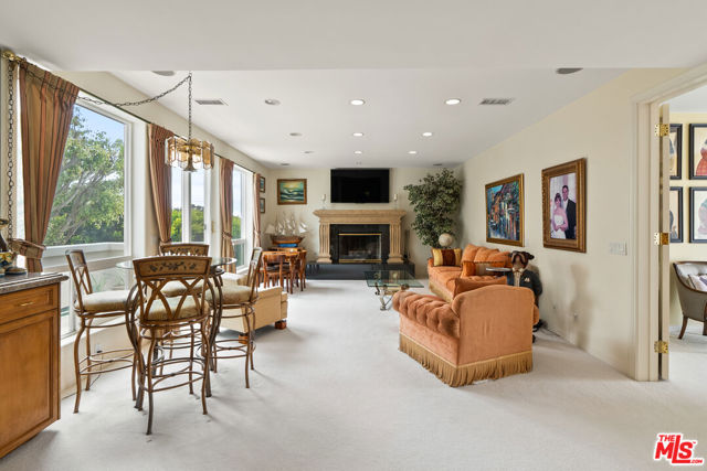 6400 Kanan Dume Road, Malibu CA: https://media.crmls.org/mediaz/d21f35b5-3e0c-4373-b55e-bbec6af91c24.jpg