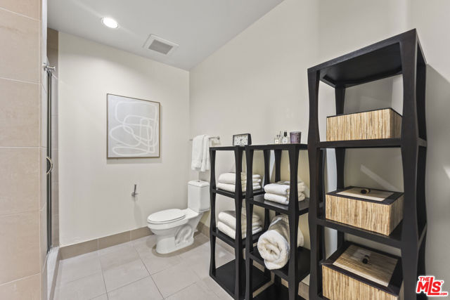 1100 S Hope Street, Los Angeles CA: https://media.crmls.org/mediaz/d21f82d5-303d-47ad-b087-b6be4babd4f7.jpg