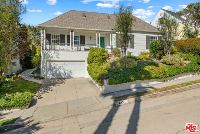 245 Tavistock Avenue, Los Angeles, California 90049, 3 Bedrooms Bedrooms, ,2 BathroomsBathrooms,Single Family Residence,For Sale,Tavistock,24458275