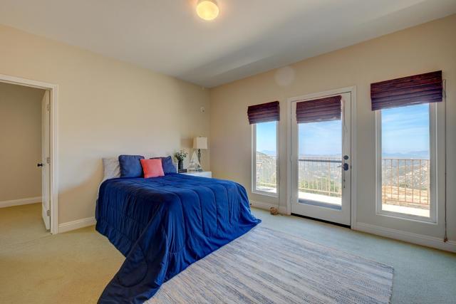16677 Falcon Heights Rd, Ramona CA: https://media.crmls.org/mediaz/d21fdc23-a6c7-4f49-bfd3-b7b0aa8d82fd.jpg