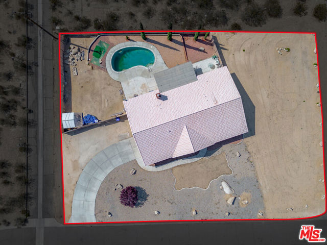 16185 Viho Road, Apple Valley CA: https://media.crmls.org/mediaz/d22033df-f6d5-4d42-8641-628d5d39c664.jpg