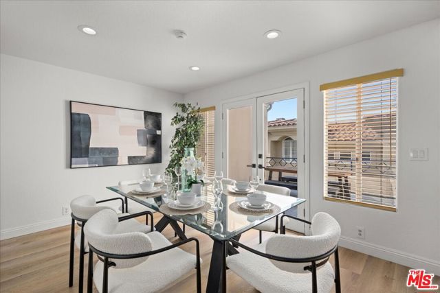 625 9th Street, Hermosa Beach, California 90254, 3 Bedrooms Bedrooms, ,2 BathroomsBathrooms,Residential,Sold,9th,25523845
