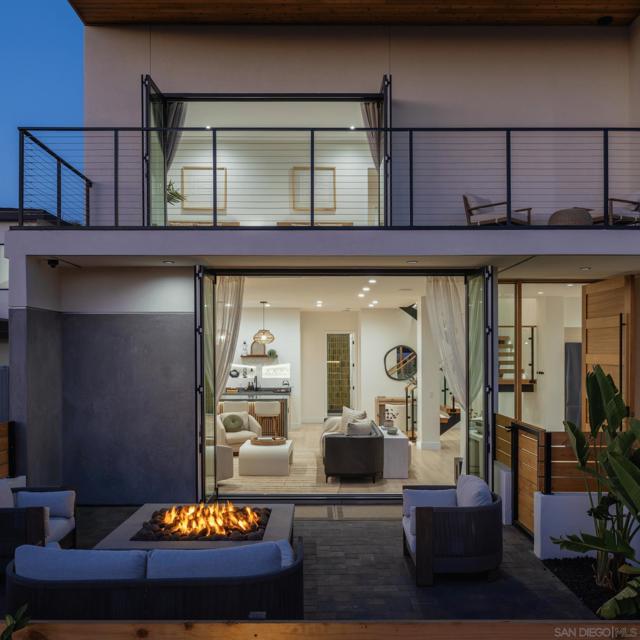 5140 Los Robles Drive, Carlsbad CA: https://media.crmls.org/mediaz/d220e39a-b1d2-4831-9c09-a4c64d426cdf.jpg