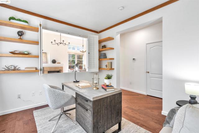 16 Bay Harbor Ct, Richmond CA: https://media.crmls.org/mediaz/d2222a97-3d34-4dd6-a6a3-6adfa1bd4a7f.jpg