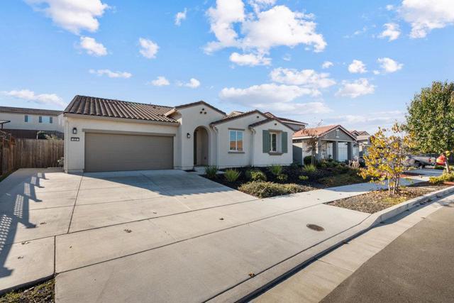 20 Hospital Road, Hollister CA: https://media.crmls.org/mediaz/d2224432-a8ce-4100-a6b4-73dec734234a.jpg