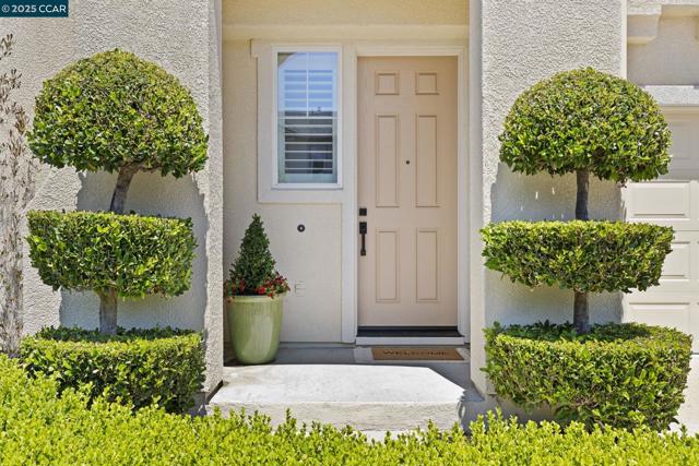 1560 Craiglee Way, San Ramon CA: https://media.crmls.org/mediaz/d222a796-2fcb-426f-8b3e-31038968b3c2.jpg