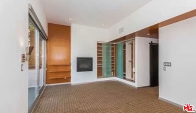 122 Mildred Avenue, Venice CA: https://media.crmls.org/mediaz/d22320d2-5614-4020-ba98-8d3657394841.jpg